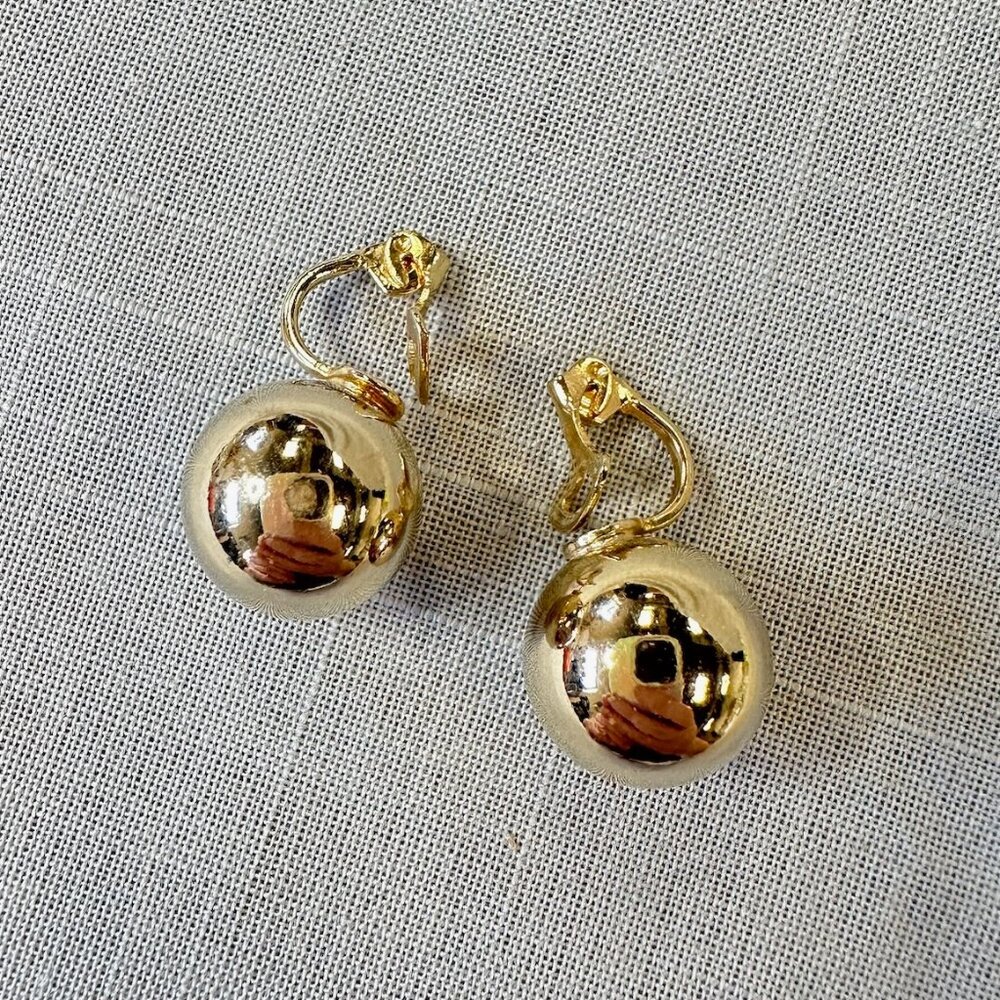 Vintage Gold Tone Ball Clip On  Earrings